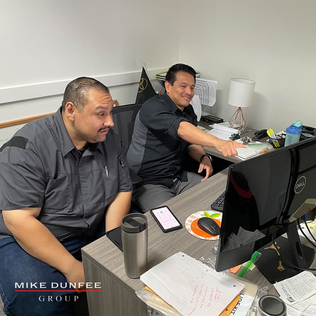 01-Genaro and Joel looking at maintenance melds